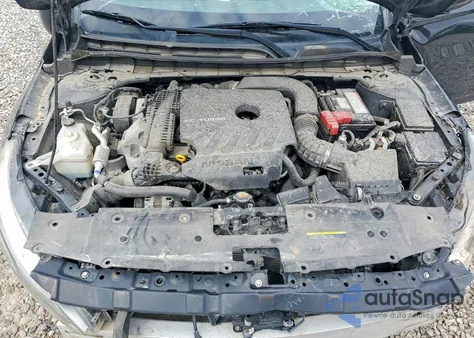 2019 Nissan Altima 2.0 Platinum z USA, uszkodzony, nr VIN 1N4AL4FV2KC101957